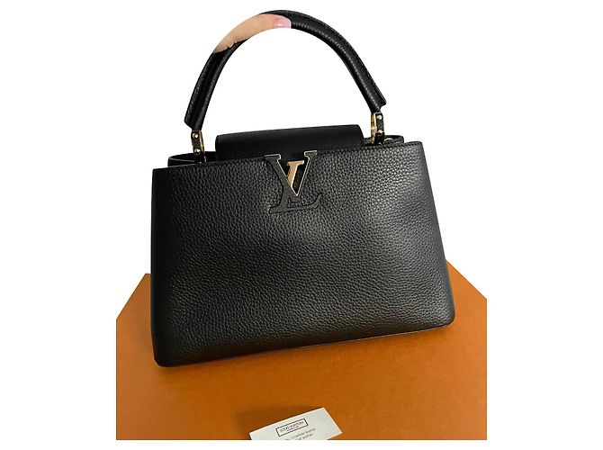 Louis Vuitton Capucines Model Bag Black