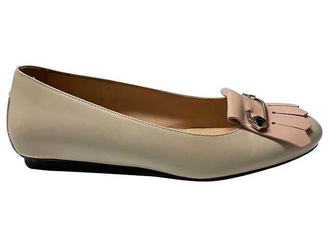 Tod's Mokassin-Flats aus cremefarbenem Leder Weiß Roh