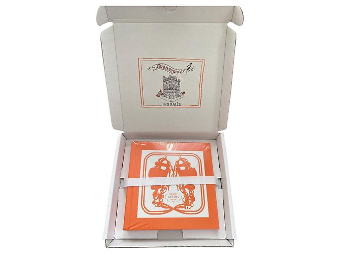 Hermès Pop-up Book Foulard Designs Orange 