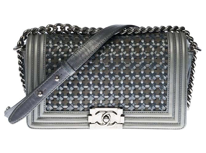 Chanel Boy Old Medium shoulder bag Limited edition in metallic silver & patent braided leather , metallic silver outline, shiny silver metal trim coche_white hallelujah eyes      14 H 57 Silvery  ref.412329