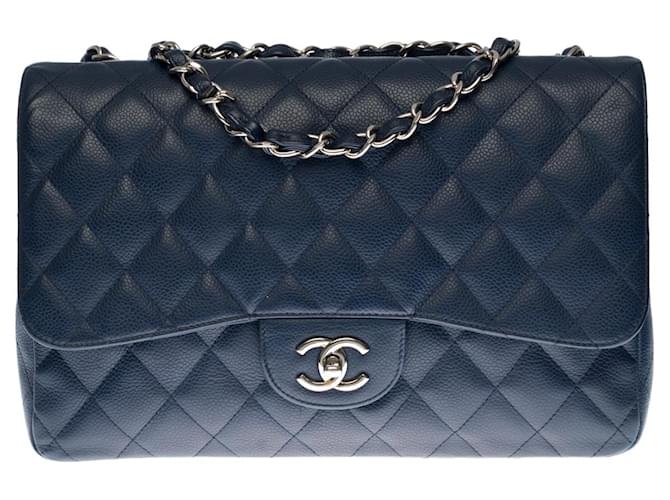 Le Classieux Chanel Timeless Jumbo Flap-Tasche aus marineblauem, gestepptem, genarbtem Leder, Garniture en métal argenté  ref.412337