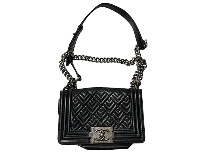 Chanel Small Boy Quilted Bag in Black Leather  ref.412941