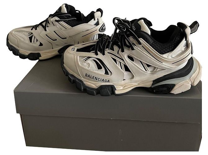 Balenciaga Track a effet délavé