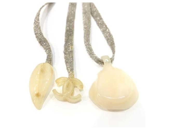 [Used] Chanel Camellia Coco Mark Resin Necklace Pendant Choker Champagne Gold Brand Accessory Plastic String Type Reward Golden  ref.414047