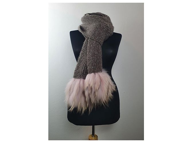Bufanda Munthe Plus Simonsen con piel de mapache rosa gris Multicolor