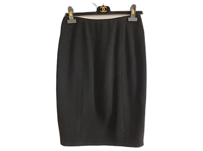 Chanel skirt Black Wool  ref.417396