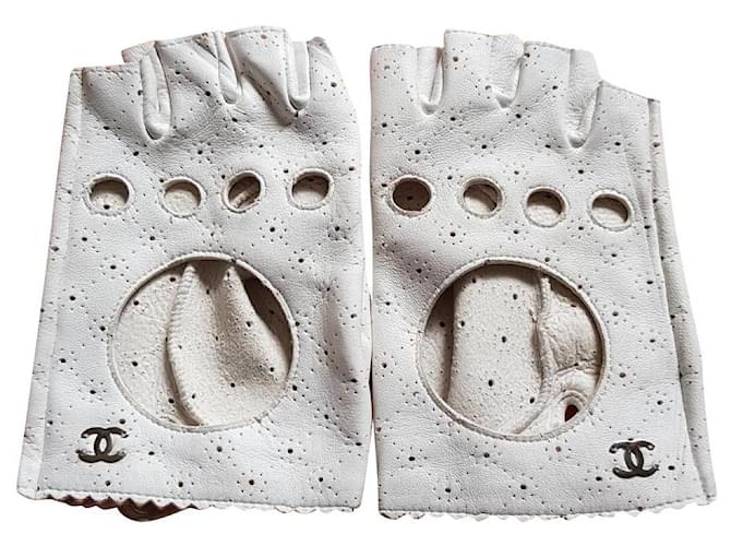 Chanel Gloves White Leather  ref.417521