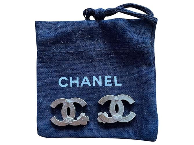Boucles d'oreilles Chanel CC Logo Fleur en émail noir Métal  ref.417531