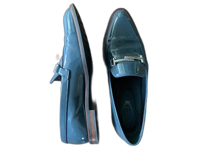 Tod's Mocassim de couro patenteado comercial Azul  ref.418385