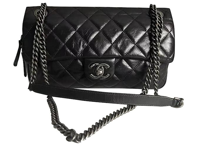 Timeless Chanel medium flat bag, seasonal Black Leather ref.418592 - Joli  Closet