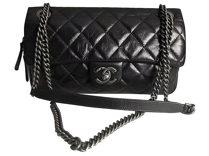 Timeless Bolsa chata média Chanel, sazonal Preto