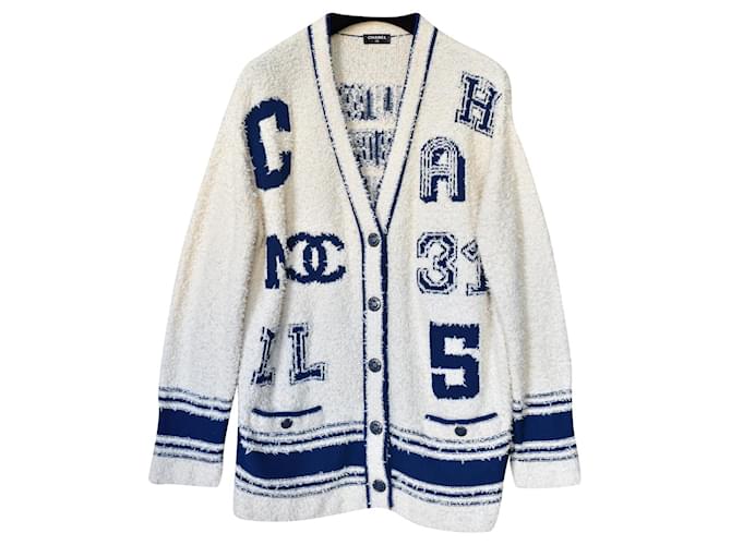 Chanel iconico 2019 Cardigan Varsity in bouclé di sfilata Blu Beige Crudo Blu navy Cotone Tweed  ref.419663
