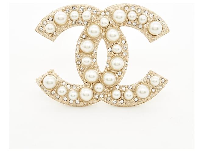 Chanel SPILLA IN DIAMANTI E PERLE CC D'oro Metallo  ref.420688