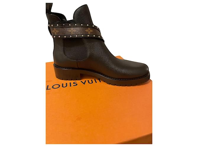 Louis Vuitton Botines Negro Cuero  ref.420812