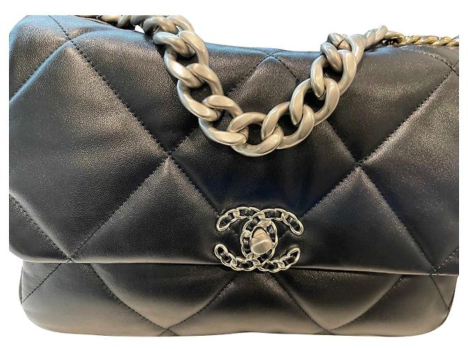 Chanel 19 Chanel Sacs à main Noir