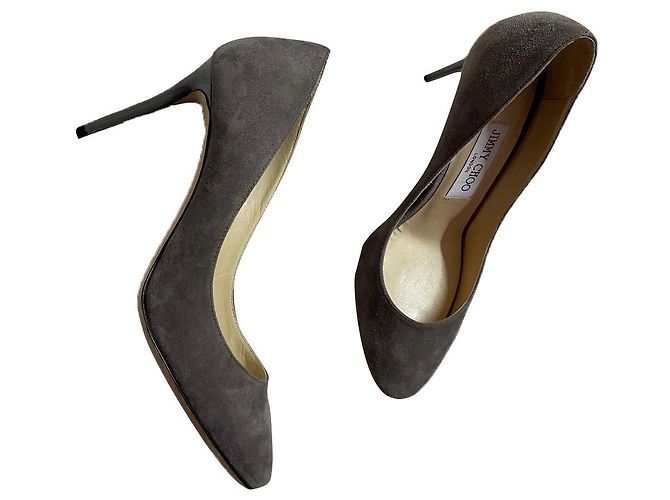 Saltos Jimmy Choo em camurça cinza