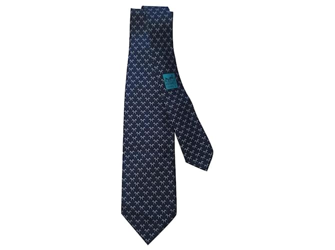 Hermès Corbatas Azul Beige Seda  ref.422539