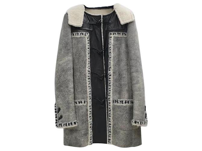Abrigo con capucha de piel de oveja gris Chanel Cuero  ref.422564