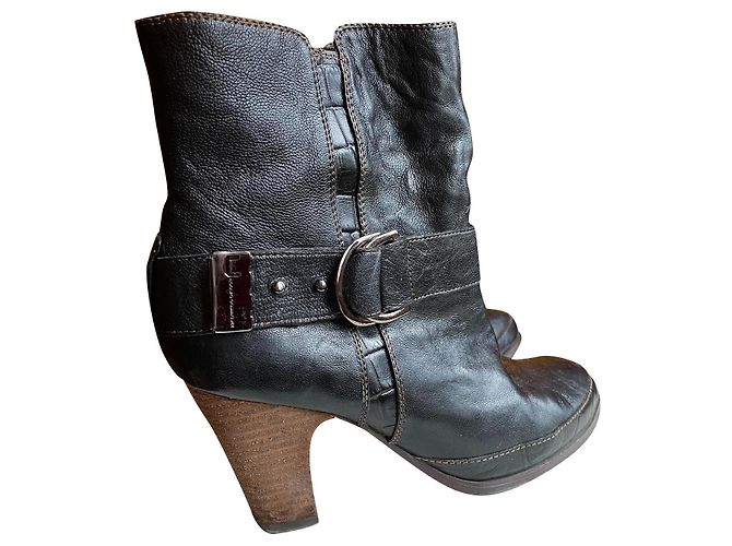 Adolfo Dominguez Black Leather Ankle Boots 37