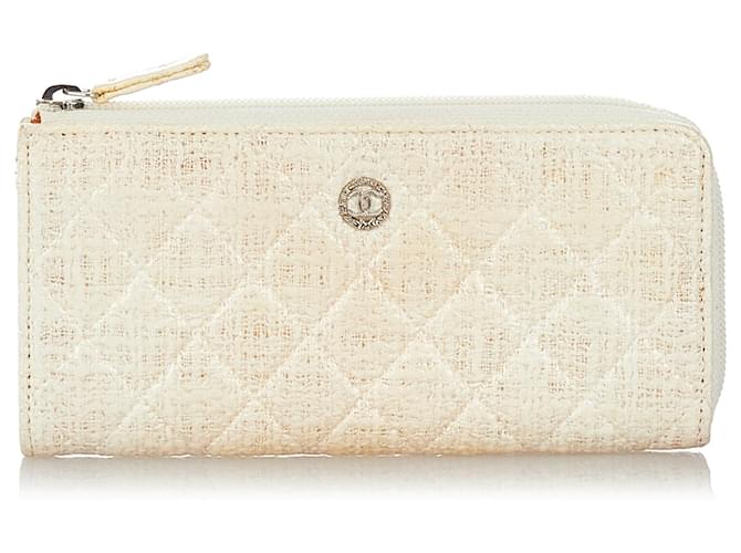 Chanel White CC Tweed Leather Long Wallet Cream Cloth ref.424688 - Joli  Closet