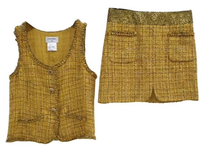 Chanel Yellow Tweed 2-piece Suit ref.425176 - Joli Closet