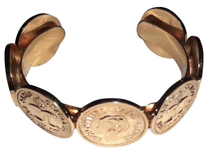 CHANEL LOGO AND MADEMOISELLE COIN CUFF BRACELET Gold hardware Gold-plated  ref.425927