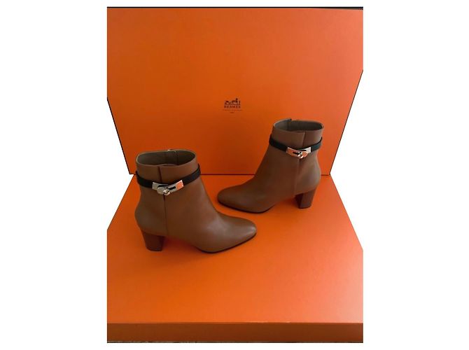 Kelly Botas Hermès Saint-Germain Marrom Preto Castanho claro