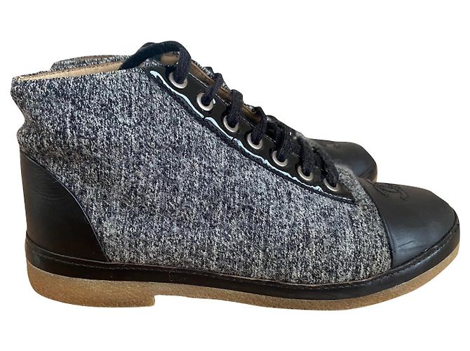 Botas Chanel de tweed e couro cinza 37.5