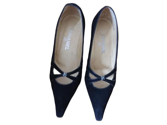Chanel Pumps aus schwarzem Samt Größe 38
