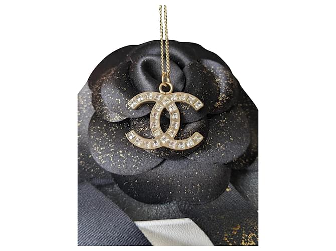 Chanel CC B11A logo classic gold tone pendant necklace Golden Metal   - Joli Closet