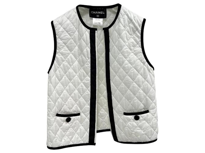 Chanel White Black Quilted Sleevless Vest Jacket Polyamide ref