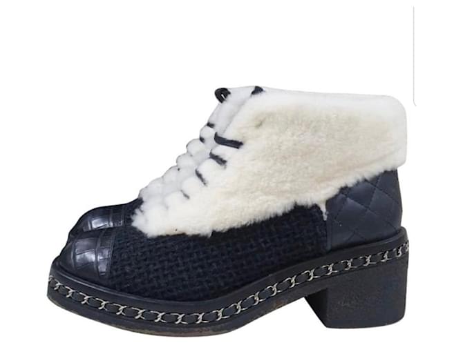 Chanel Rabbit Fur & Bouclé Ankle Boots Black Tweed ref.429890 - Joli Closet
