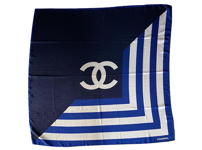 Chanel xale Branco Azul Seda  ref.430099