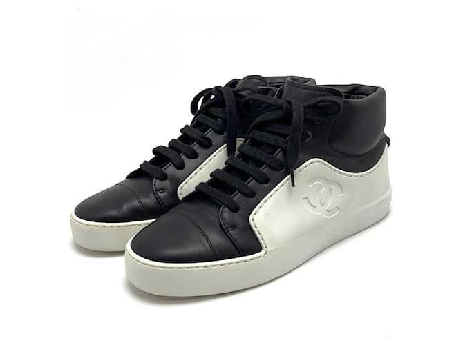 Chanel 17P Coco Mark Leather High Cut Sneakers Navy × White 37 Navy blue  ref.699032 - Joli Closet