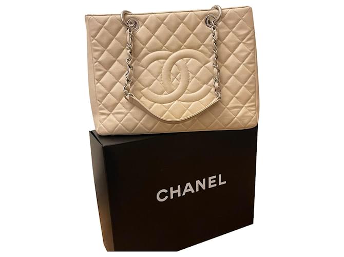 Chanel Große Einkaufstasche Beige Leder  ref.432988