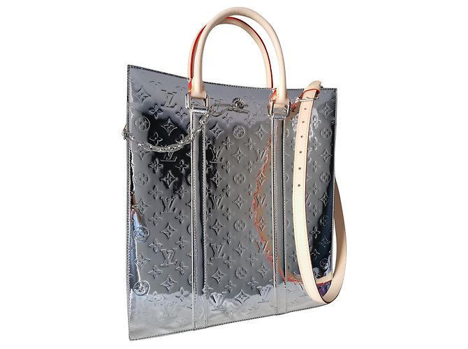Louis Vuitton Espelho de saco de prato (sob Virgil Abloh) Prata