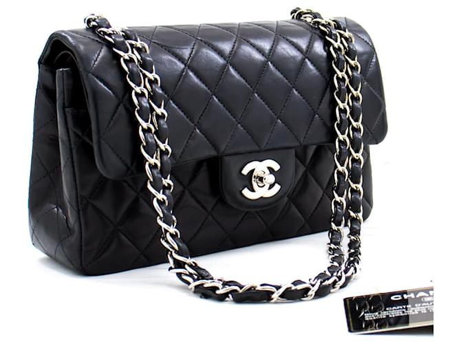 Chanel 2.55 Bolsa de ombro com aba de prata forrada em pele de cordeiro preta Preto Couro  ref.433276