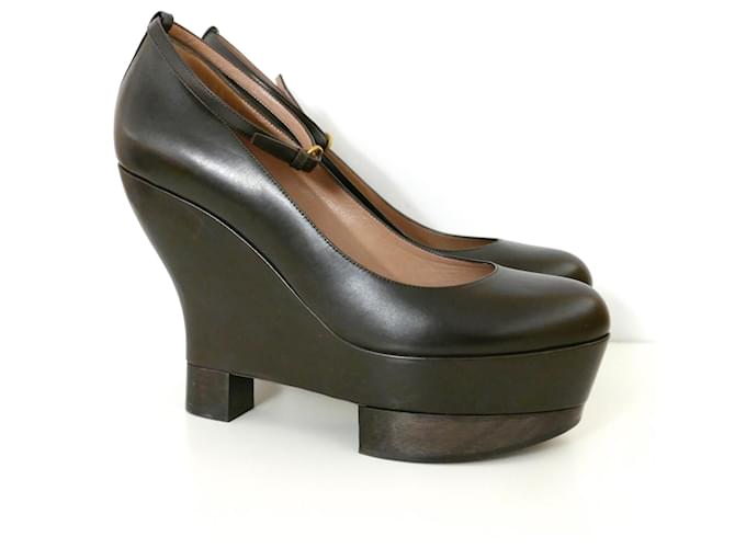 Yves Saint Laurent AW08 Chocolate Wooded Wedge Pumps Dark brown Leather  ref.433352