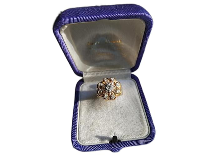 inconnue Antiker Ring aus Gelbgold und Diamanten Gold hardware Gelbes Gold  ref.434913