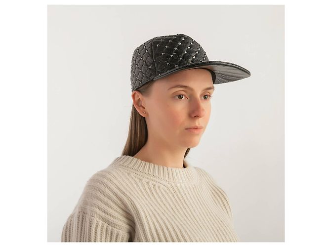 Cappello Valentino