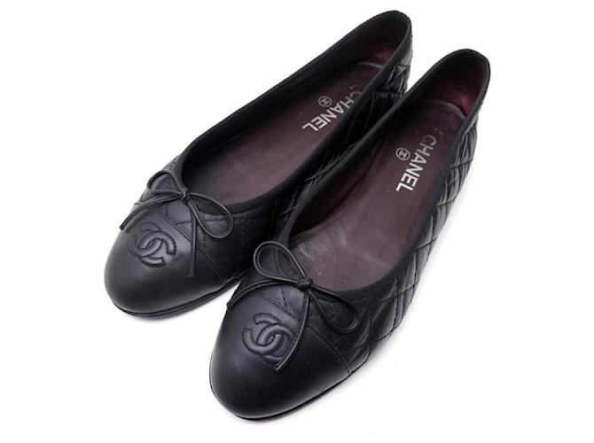 Chanel Womens Matelasse Flat Sandals