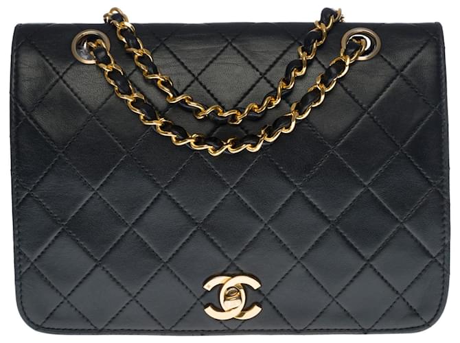 Timeless Schöne Chanel Classic Full Flap Tasche aus schwarzem gestepptem Lammfell, garniture en métal doré Leder  ref.438501