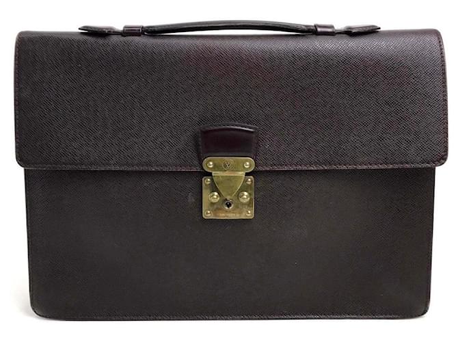 [Occasion] Louis Vuitton M30076 Taiga Selvette Clado Business Bag Porte-documents Taiga Cuir Homme Akaju Marron Foncé  ref.439094
