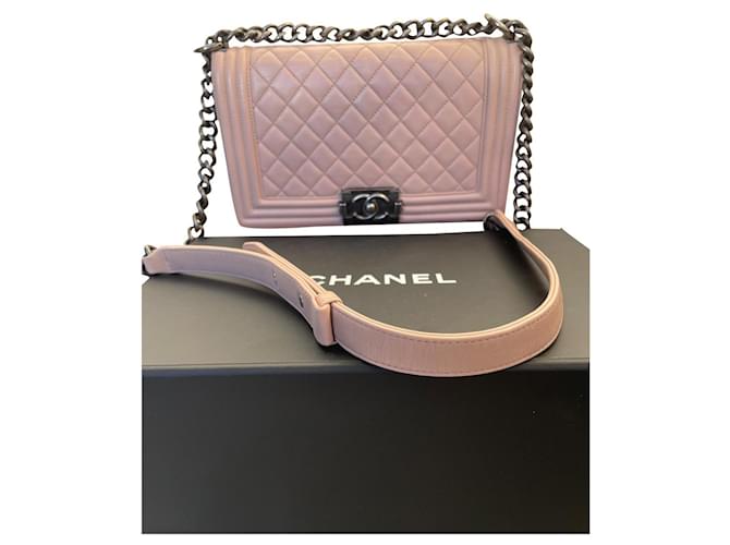 Chanel Boy medium pink leather bag  ref.439512