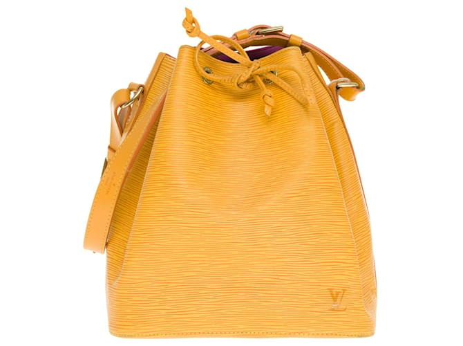Noe Bolso epi amarillo mítico Louis Vuitton Noé Detalles metálicos dorados Cuero  ref.439541