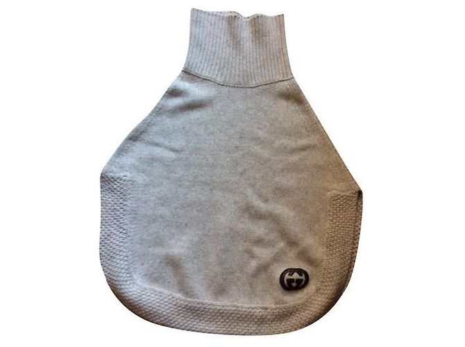 Gucci Beigefarbener Poncho aus Kamelwolle