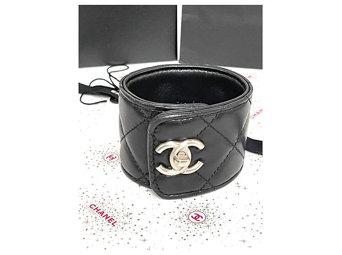 Chanel Pulseiras Preto