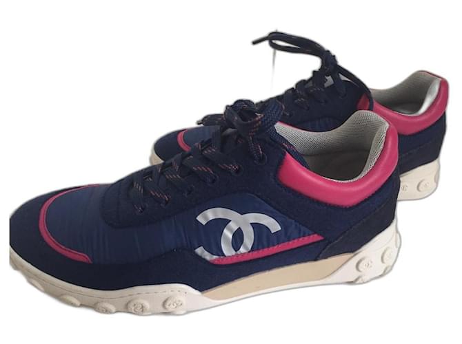 Chanel Sneakers Navy blue Cloth  ref.440725