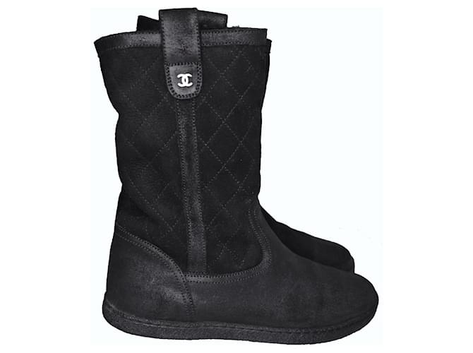 Chanel Black Quilted Boots CC Logo Suede Fur Nubuck  ref.440931