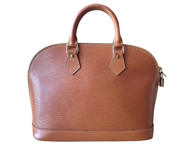 Louis Vuitton Alma PM em couro epi camel e atributos dourados Bege